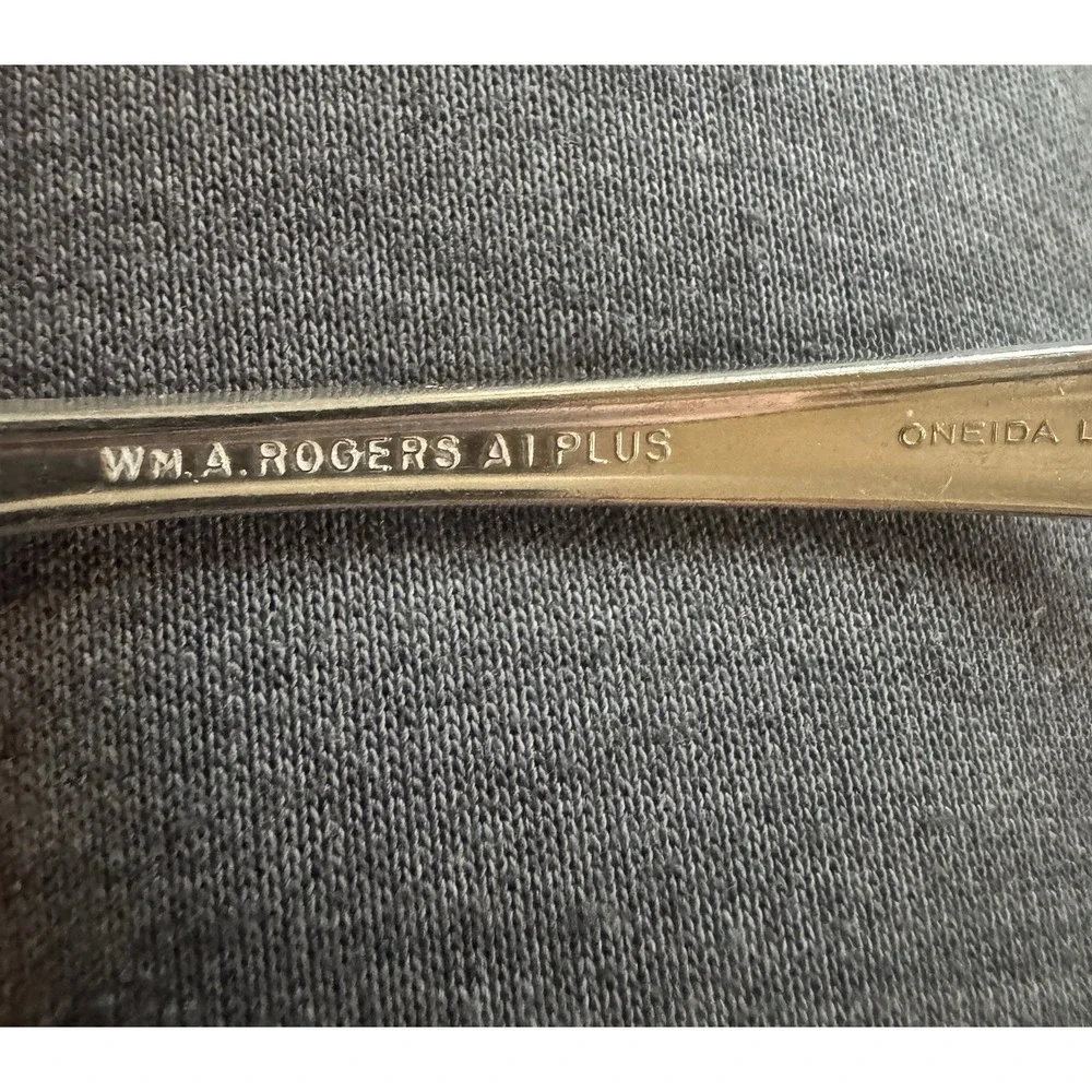 Wm. A. Rogers A1 Plus Spoons Silverplate Glossy set of 2